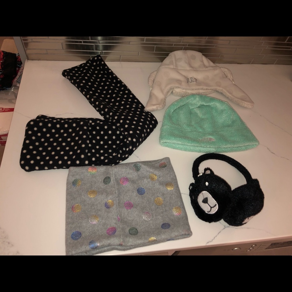 5 kids winter accessories to keep them warm!